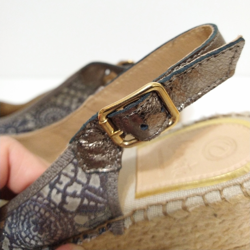 NWOT Vidorreta Espadrille Gold/Silver Lace Patterned Wedge Sandal Size 8 - Picture 7 of 8